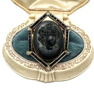 Spell-Bound by Cameos 😵‍💫